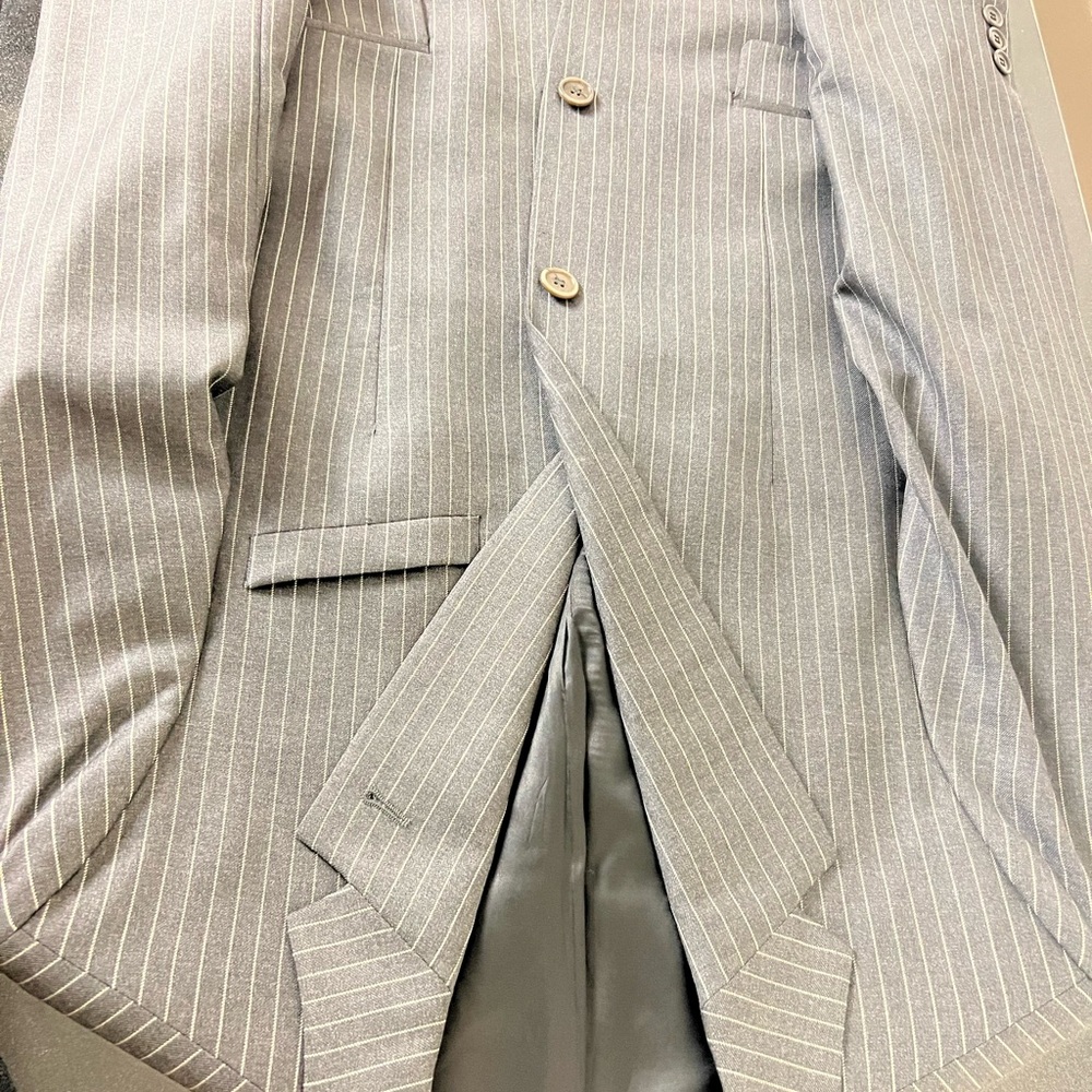 H&M Blazer - Picture 2 of 4